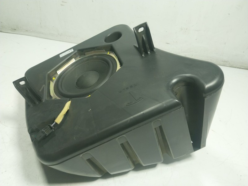 Recambio de modulo electronico para tesla model s p referencia OEM IAM  104254400B 