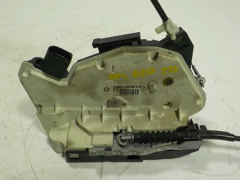 Recambio de cerradura puerta trasera derecha para volkswagen tiguan (5n1) 2.0 tdi referencia OEM IAM  5N0839016A 