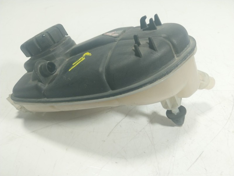 Recambio de deposito expansion para mercedes-benz clase gla (w156) 1.6 cat referencia OEM IAM A2465000049  