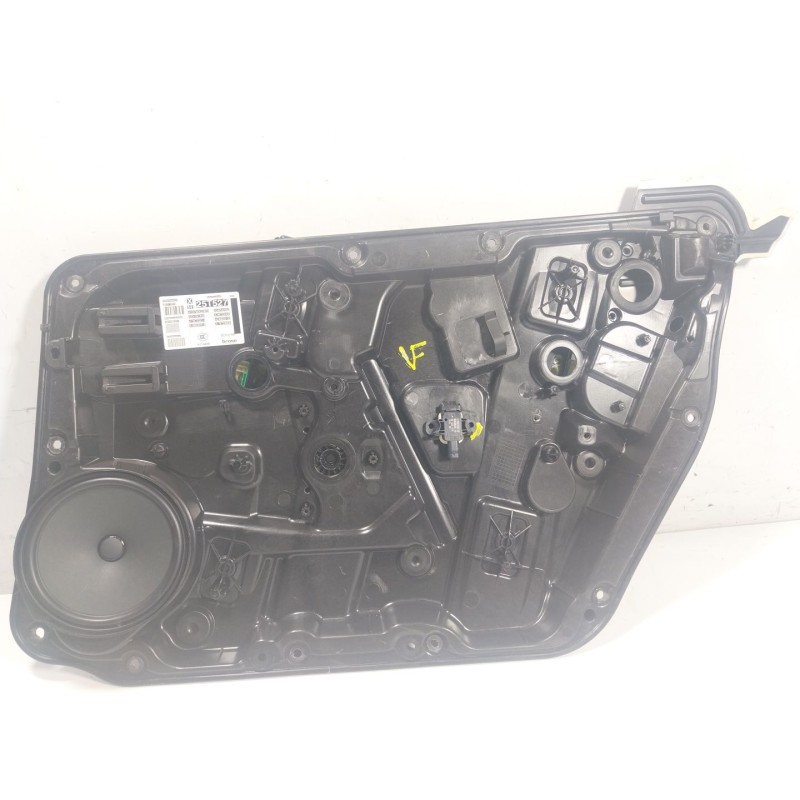 Recambio de elevalunas delantero derecho para mercedes-benz clase gla (w156) 1.6 cat referencia OEM IAM A1767206600 A2047601634 