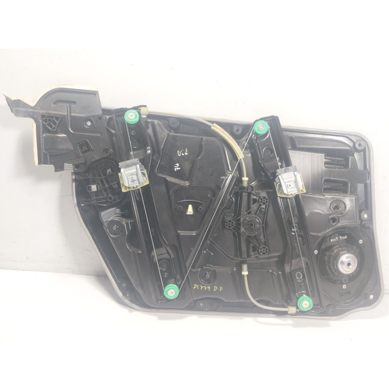 Recambio de elevalunas delantero derecho para mercedes-benz clase gla (w156) 1.6 cat referencia OEM IAM A1767206600 A2047601634 