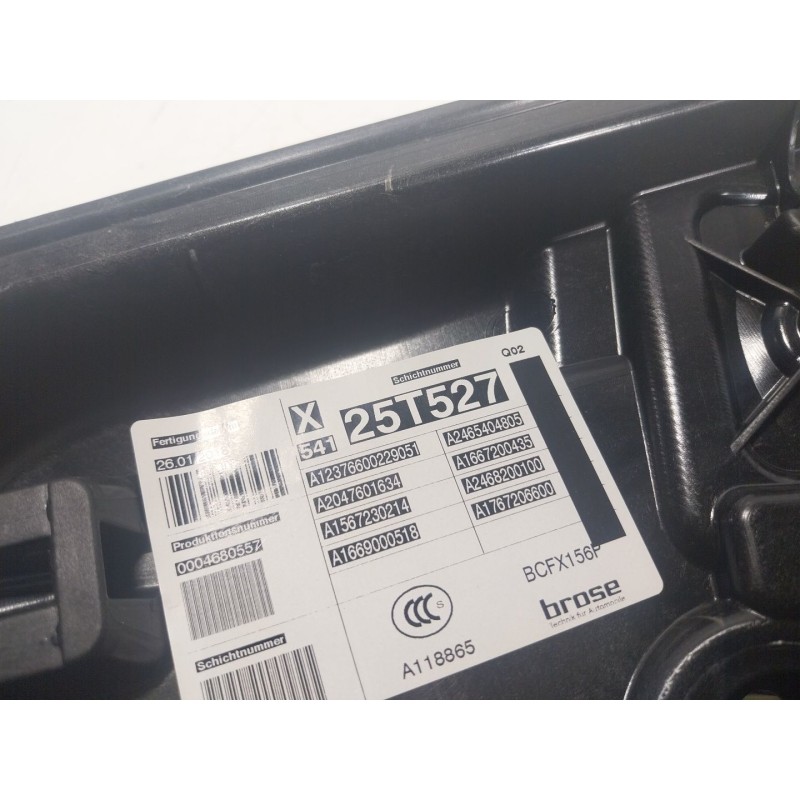 Recambio de elevalunas delantero derecho para mercedes-benz clase gla (w156) 1.6 cat referencia OEM IAM A1767206600 A2047601634 