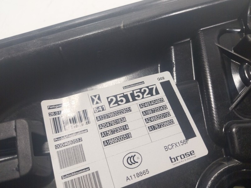 Recambio de elevalunas delantero derecho para mercedes-benz clase gla (w156) 1.6 cat referencia OEM IAM A1767206600 A2047601634 