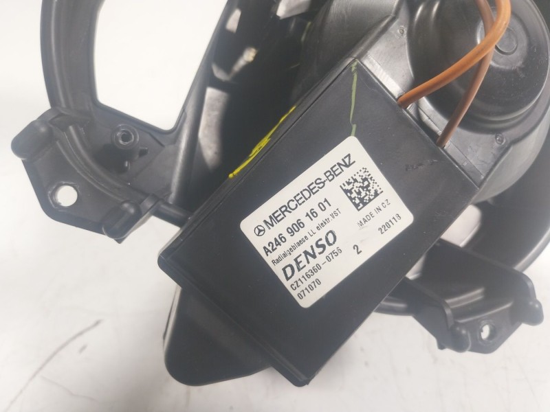 Recambio de motor calefaccion para mercedes-benz clase gla (w156) 1.6 cat referencia OEM IAM A2469061601 A2469061601 