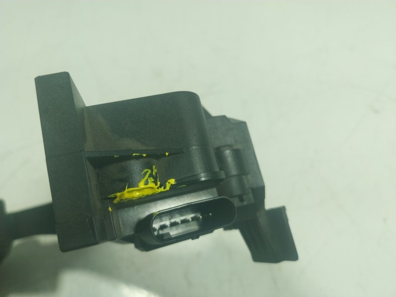 Recambio de potenciometro pedal para mercedes-benz clase gla (w156) 1.6 cat referencia OEM IAM A2463001404 A2463001404 