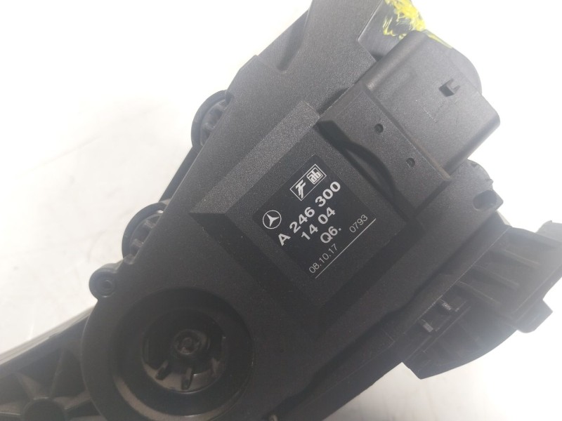 Recambio de potenciometro pedal para mercedes-benz clase gla (w156) 1.6 cat referencia OEM IAM A2463001404 A2463001404 