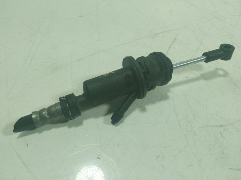 Recambio de bomba embrague para mercedes-benz clase gla (w156) 1.6 cat referencia OEM IAM A2462900112 A2462900112 