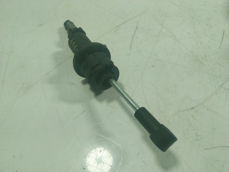 Recambio de bomba embrague para mercedes-benz clase gla (w156) 1.6 cat referencia OEM IAM A2462900112 A2462900112 