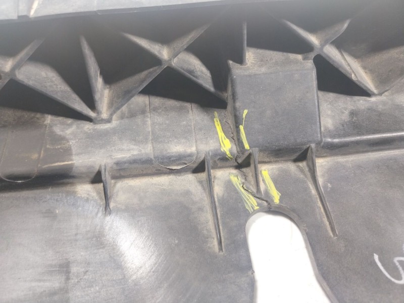 Recambio de travesaño inferior para ford ecosport 1.0 ecoboost cat referencia OEM IAM 1803580  