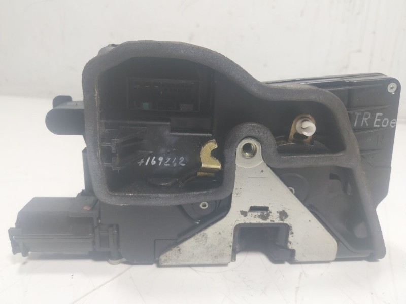 Recambio de cerradura puerta delantera derecha para bmw serie 7 (e65/e66) 730ld referencia OEM IAM 51217202144  