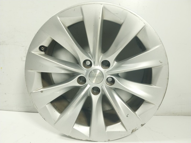 Recambio de llanta para tesla model s p referencia OEM IAM   