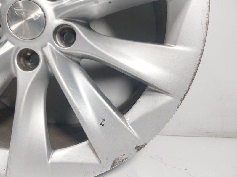 Recambio de llanta para tesla model s p referencia OEM IAM   