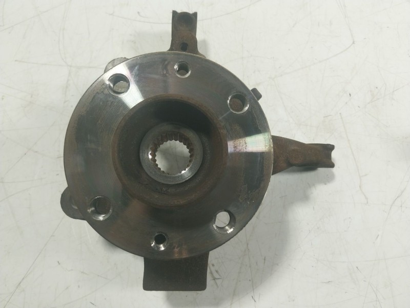 Recambio de mangueta delantera izquierda para dacia sandero 0.9 tce cat referencia OEM IAM   