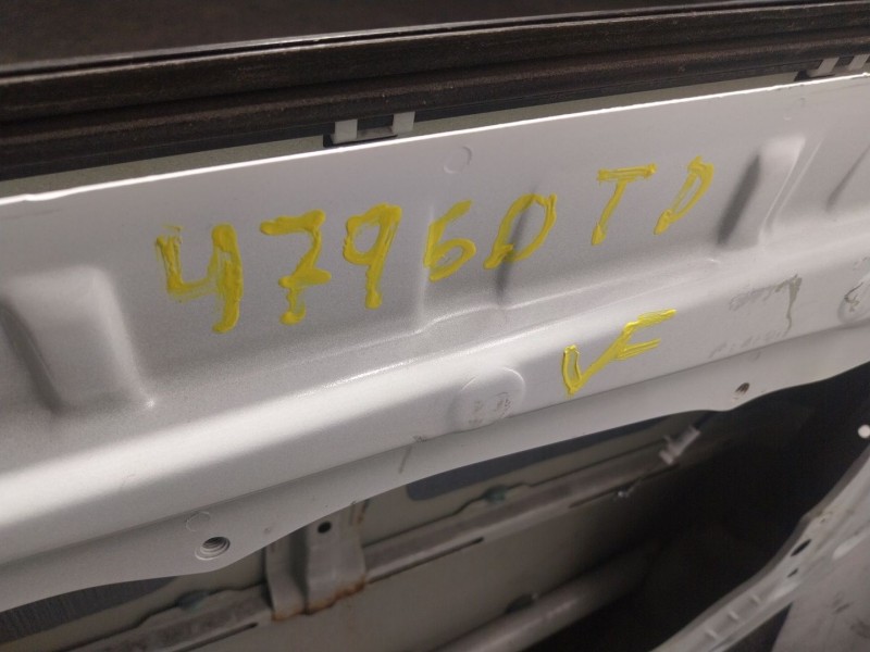 Recambio de puerta trasera derecha para kia carens iv 1.7 crdi referencia OEM IAM   