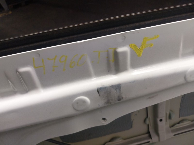 Recambio de puerta trasera izquierda para kia carens iv 1.7 crdi referencia OEM IAM   