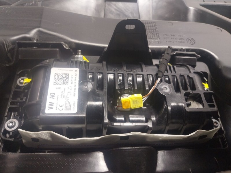 Recambio de salpicadero para volkswagen golf viii (cd1) 2.0 tdi referencia OEM IAM  5H0880204G 