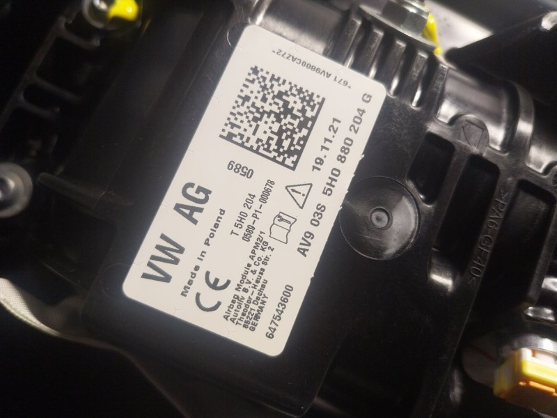 Recambio de salpicadero para volkswagen golf viii (cd1) 2.0 tdi referencia OEM IAM  5H0880204G 