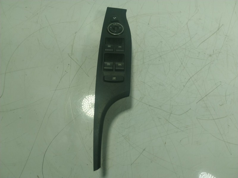 Recambio de mando elevalunas delantero izquierdo para hyundai i40 i (vf) 1.7 crdi referencia OEM IAM  935703Z000 