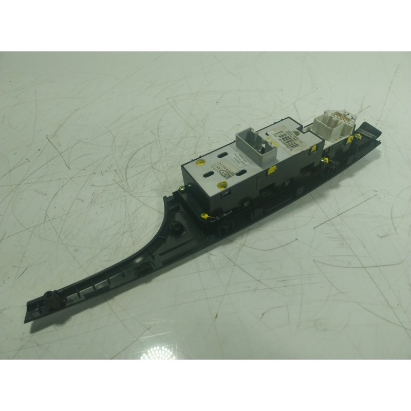 Recambio de mando elevalunas delantero izquierdo para hyundai i40 i (vf) 1.7 crdi referencia OEM IAM  935703Z000 