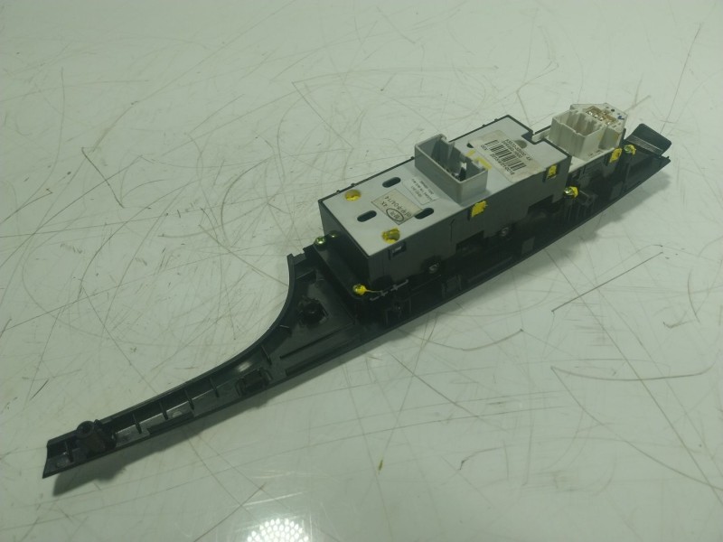 Recambio de mando elevalunas delantero izquierdo para hyundai i40 i (vf) 1.7 crdi referencia OEM IAM  935703Z000 