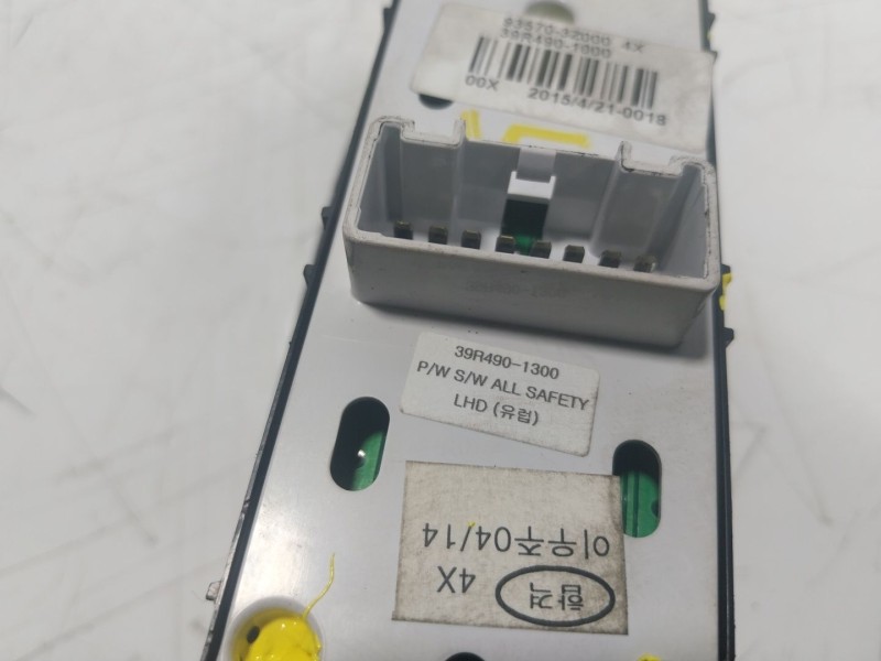 Recambio de mando elevalunas delantero izquierdo para hyundai i40 i (vf) 1.7 crdi referencia OEM IAM  935703Z000 