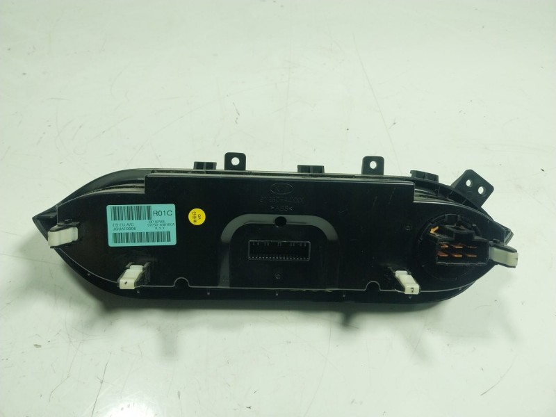 Recambio de mando climatizador para kia carens iv 1.7 crdi referencia OEM IAM  97250A4010 