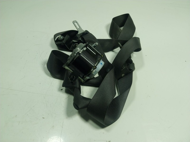 Recambio de cinturon seguridad trasero izquierdo para kia carens iv 1.7 crdi referencia OEM IAM  89810A4000 