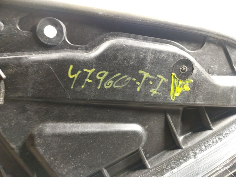 Recambio de elevalunas trasero izquierdo para kia carens iv 1.7 crdi referencia OEM IAM  83470A4020 