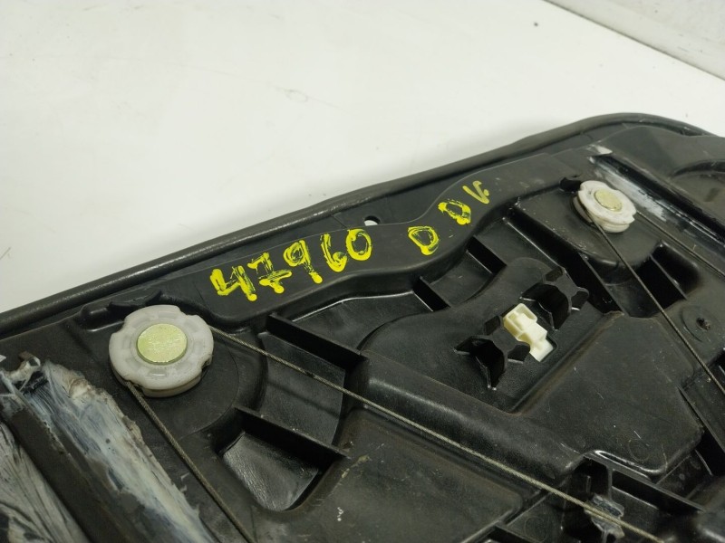 Recambio de elevalunas delantero derecho para kia carens iv 1.7 crdi referencia OEM IAM  82480A43000 