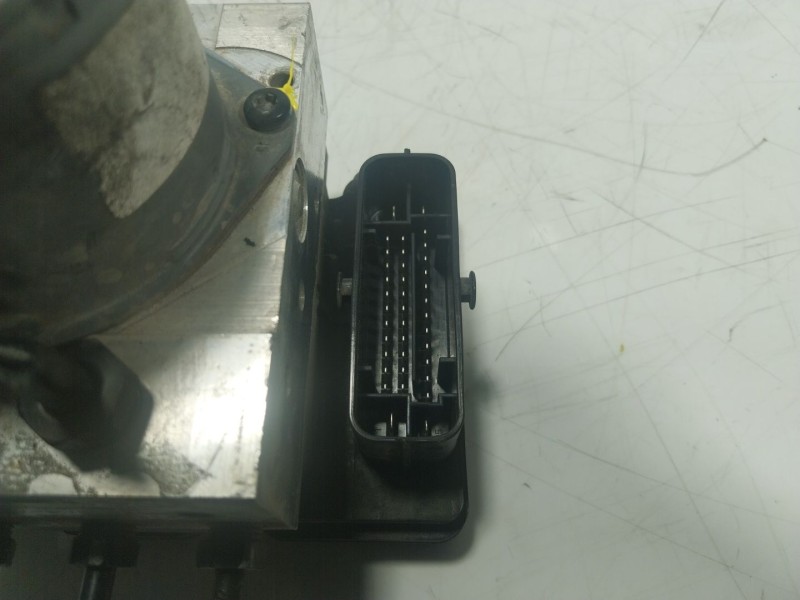 Recambio de abs para kia pro cee´d (jd) 1.6 crdi 128 referencia OEM IAM  6158945200 