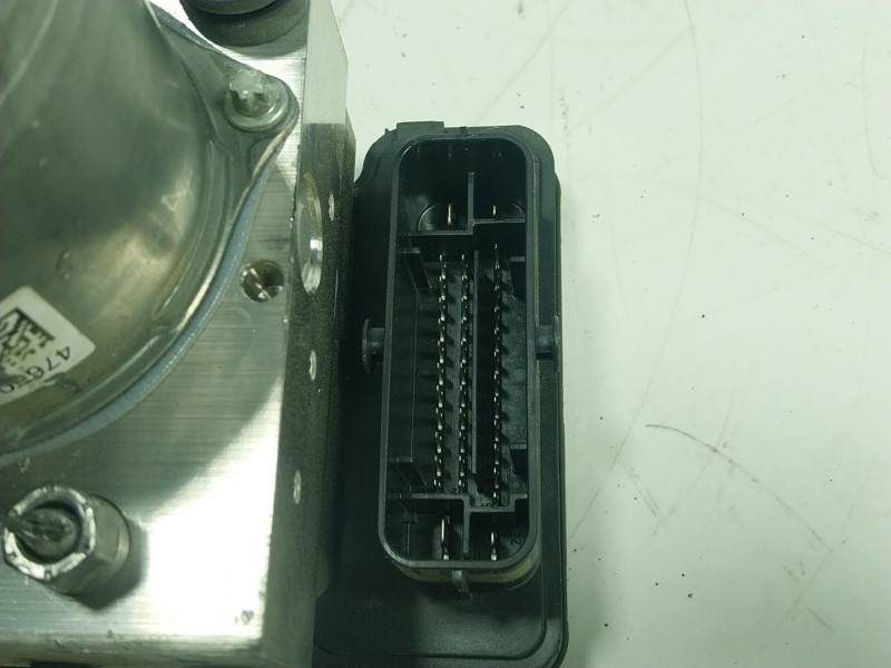 Recambio de abs para renault captur ii 1.0 tce bivalent. gasolina / gpl referencia OEM IAM  476601677R 