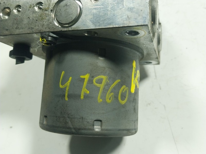 Recambio de abs para kia carens iv 1.7 crdi referencia OEM IAM  58910A4810 