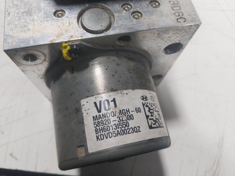 Recambio de abs para hyundai i40 i (vf) 1.7 crdi referencia OEM IAM  589203Z600 