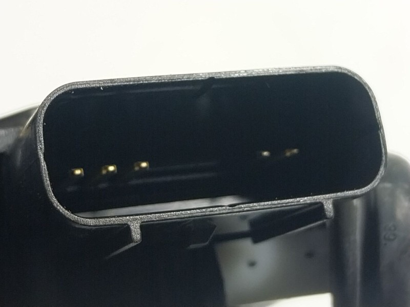 Recambio de cerradura puerta delantera derecha para kia carens iv 1.7 crdi referencia OEM IAM  81320A4010 