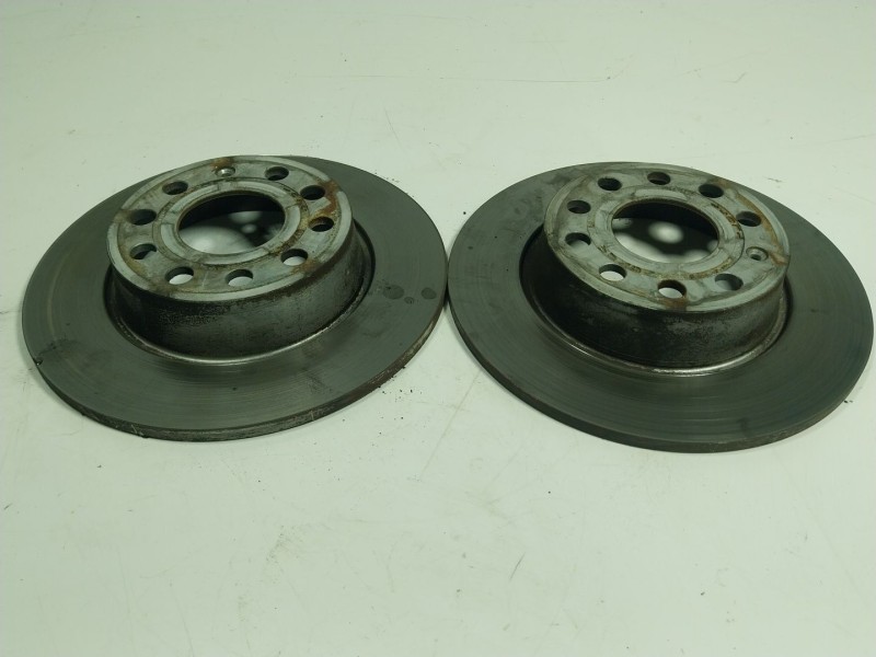 Recambio de disco freno trasero para volkswagen golf viii (cd1) 2.0 tdi referencia OEM IAM   