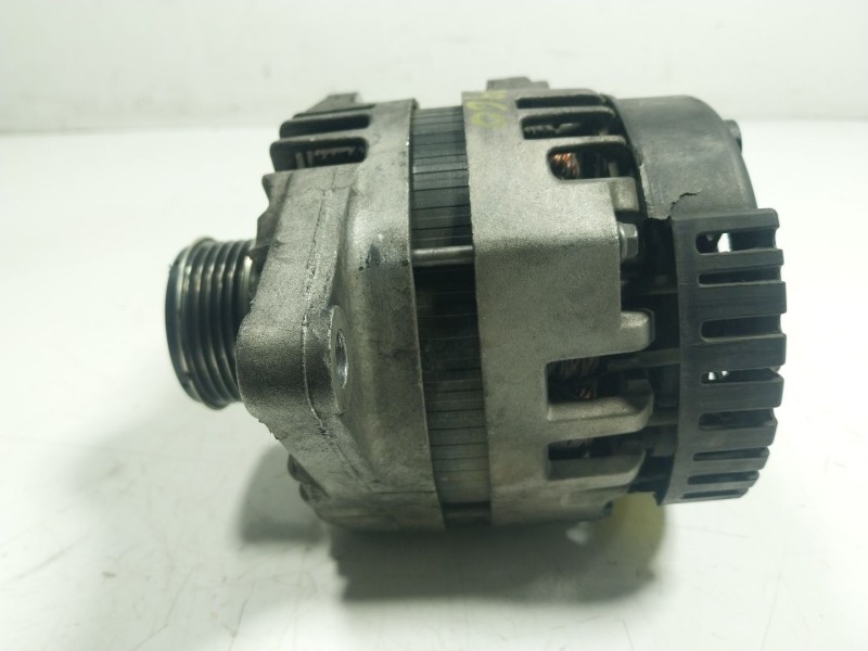 Recambio de alternador para kia carens iv 1.7 crdi referencia OEM IAM  373002A850 