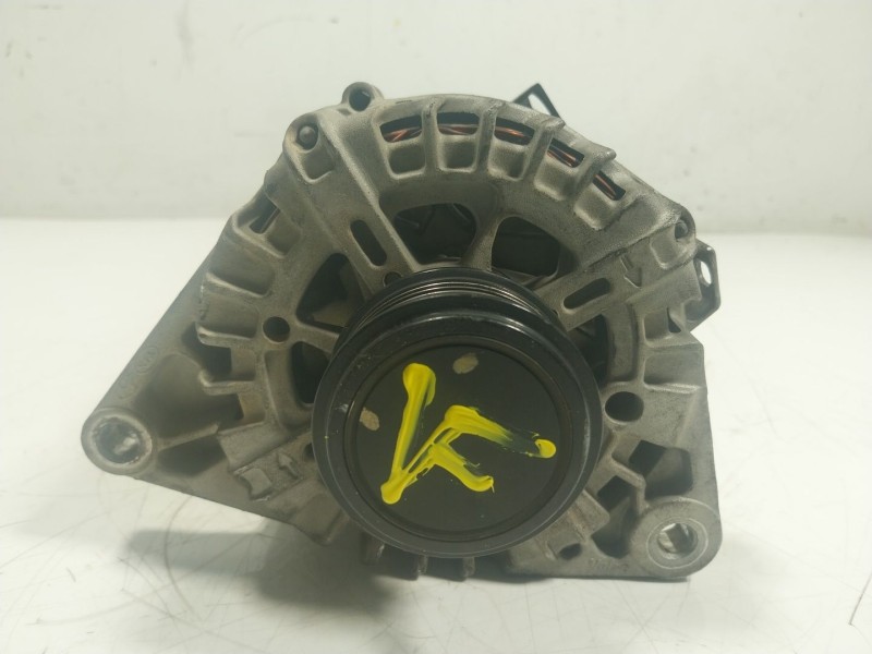 Recambio de alternador para kia pro cee´d (jd) 1.6 crdi 128 referencia OEM IAM 373002A850  