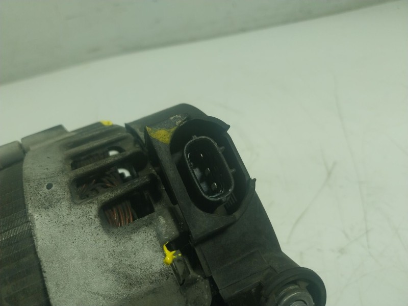 Recambio de alternador para kia pro cee´d (jd) 1.6 crdi 128 referencia OEM IAM 373002A850  