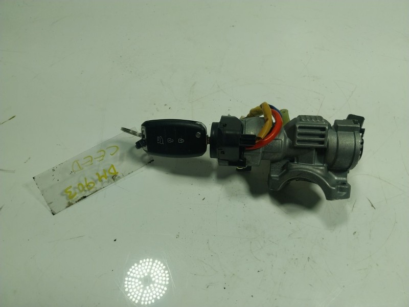 Recambio de antirrobo para kia pro cee´d (jd) 1.6 crdi 128 referencia OEM IAM 81900A2C00  