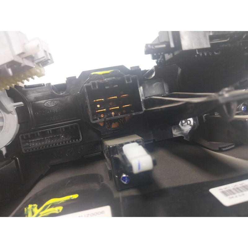 Recambio de mando calefaccion / aire acondicionado para kia stonic (ybcuv) 1.6 crdi cat referencia OEM IAM 97250H8030LEF 97250H8