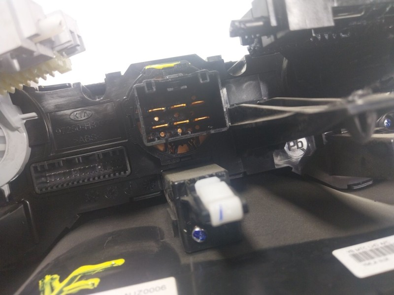 Recambio de mando calefaccion / aire acondicionado para kia stonic (ybcuv) 1.6 crdi cat referencia OEM IAM 97250H8030LEF 97250H8