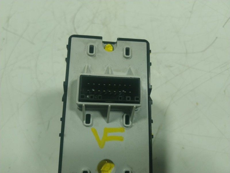 Recambio de mando elevalunas delantero izquierdo para kia stonic (ybcuv) 1.6 crdi cat referencia OEM IAM 93571H8100 93570H810CWK