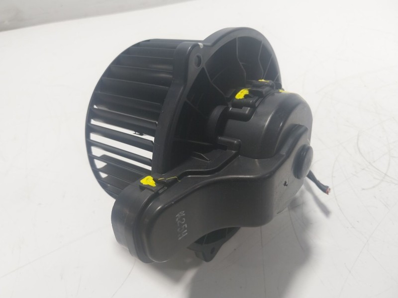 Recambio de motor calefaccion para kia stonic (ybcuv) 1.6 crdi cat referencia OEM IAM 97113H8000 97113H8000 