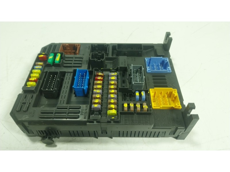 Recambio de caja reles / fusibles para peugeot 208 ii (ub_, up_, uw_, uj_) e-208 referencia OEM IAM 1681052380 9832881080 