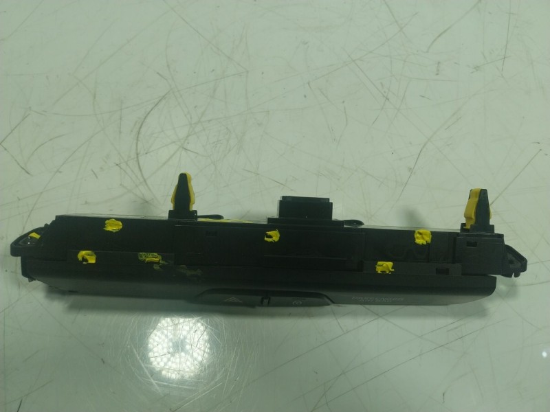 Recambio de warning para kia stonic (ybcuv) 1.6 crdi cat referencia OEM IAM 93790H8010WK 4D63611000 