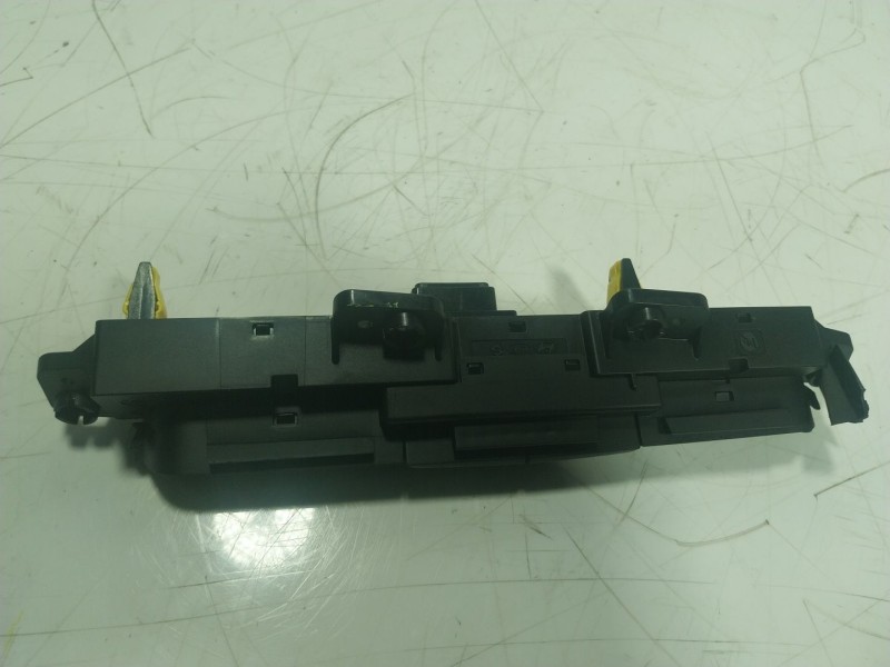 Recambio de warning para kia stonic (ybcuv) 1.6 crdi cat referencia OEM IAM 93790H8010WK 4D63611000 