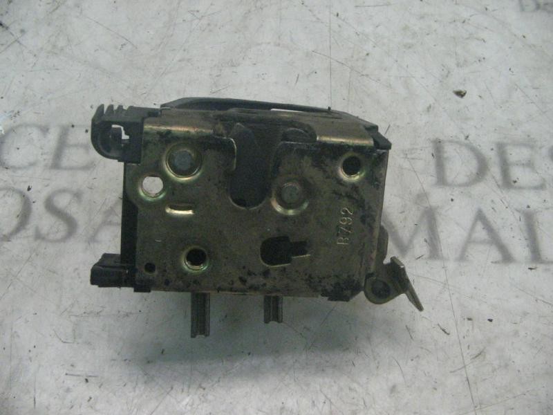 Recambio de cerradura puerta delantera derecha para fiat punto berl. (176) 75 elx referencia OEM IAM   