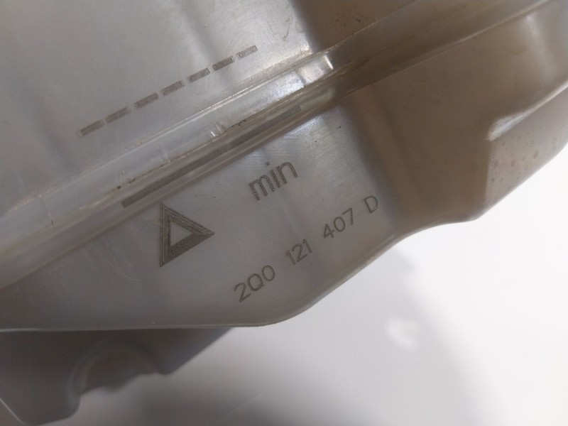 Recambio de deposito expansion para volkswagen t-cross (c11, d31) 1.0 tsi referencia OEM IAM  2Q0121407D 