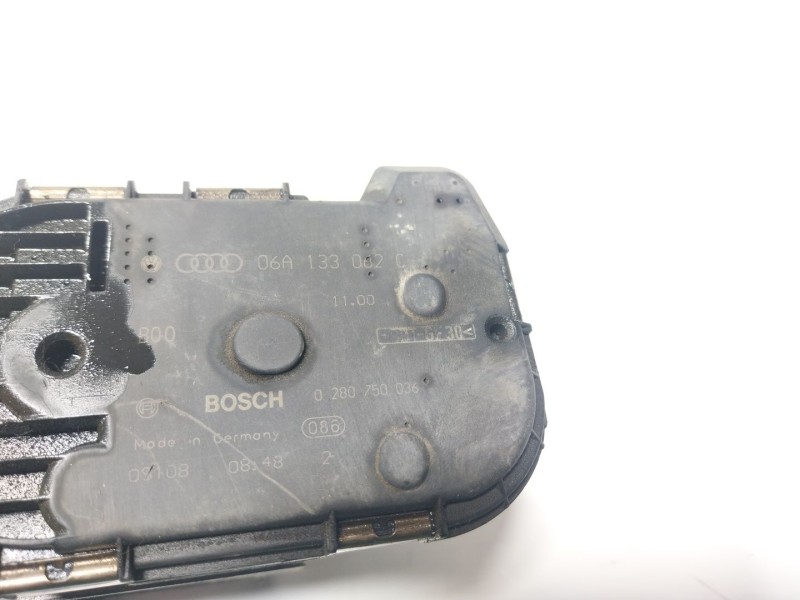 Recambio de caja mariposa para audi tt 1.8t quattro 165 kw referencia OEM IAM  06A133062C 
