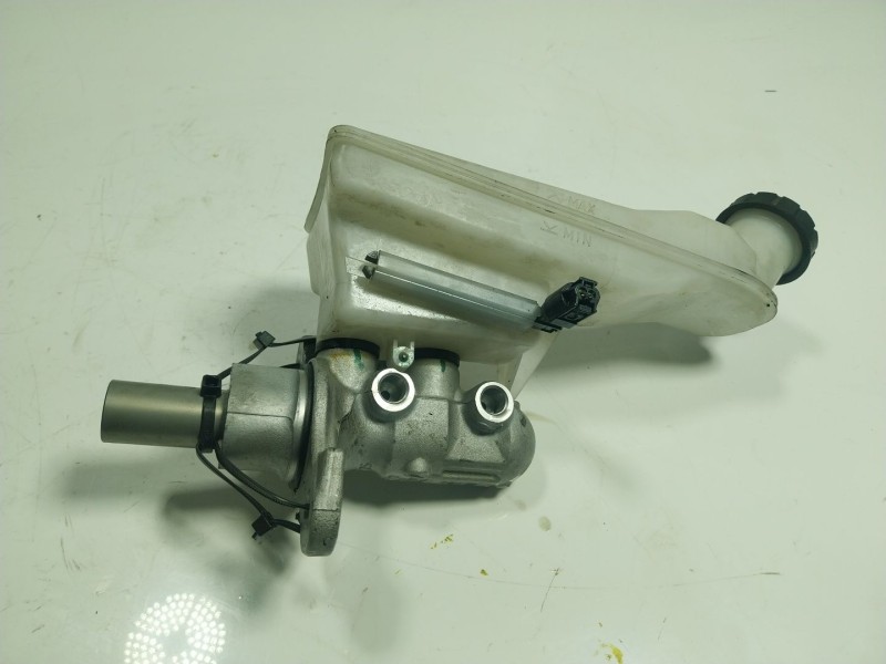 Recambio de bomba freno para mercedes-benz clase gla (x156) gla 180 (156.942) referencia OEM IAM A2464300301 A2464300202 